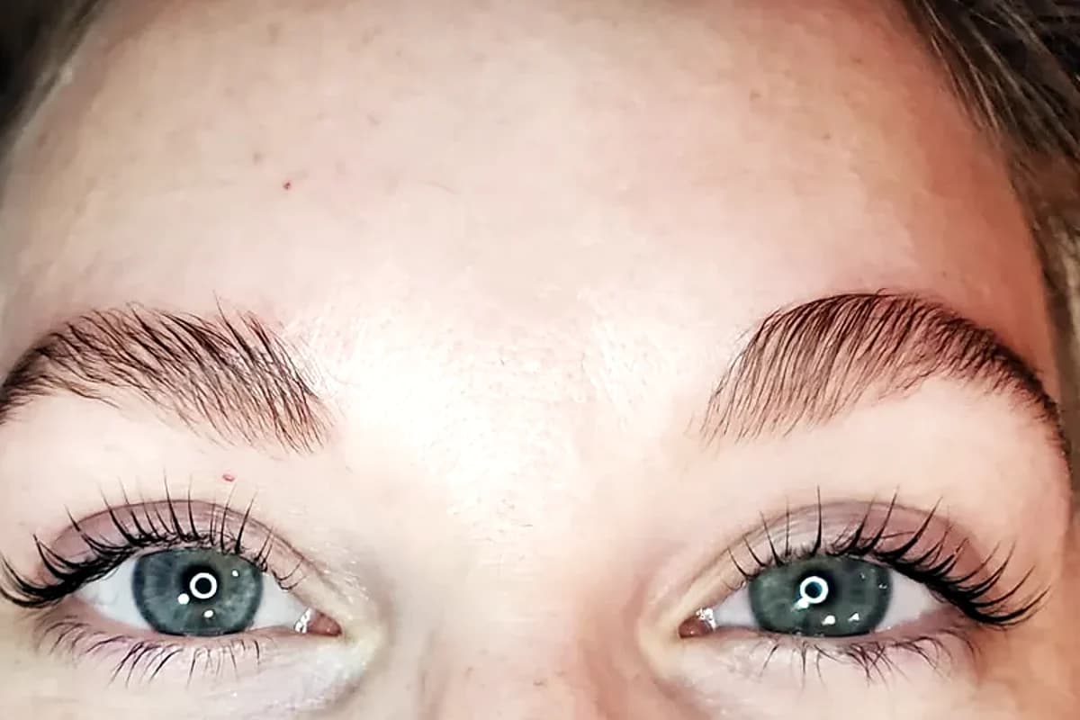 Brows and lashes after an appointment at Central Oasis