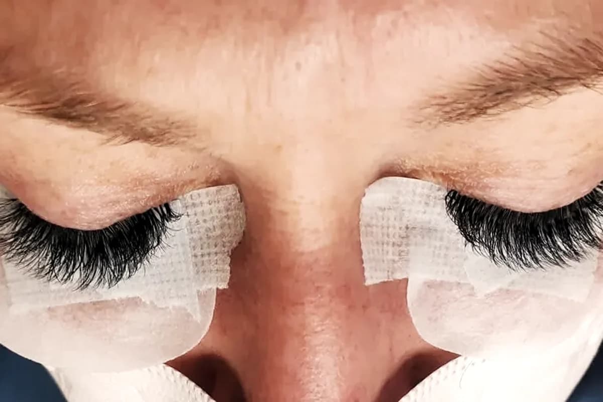 A full lash set in progress, seen from above